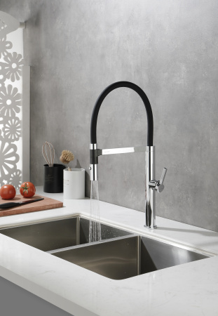смеситель для кухни paulmark leader le214101-cr хром/ черный