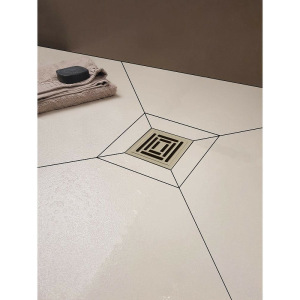 душевой трап berges platz uno 150x150 090170 с решеткой хром матовый