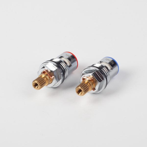 кран-буксы разнонаправленные iddis 998cr440sm-s, керамика, 90°, 20 зубцов, m18x1,5, h=44 мм, 2 шт
