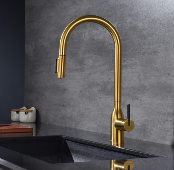 смеситель для кухни paulmark universal un213880-bg, с выдвижным изливом, цвет брашированное золото