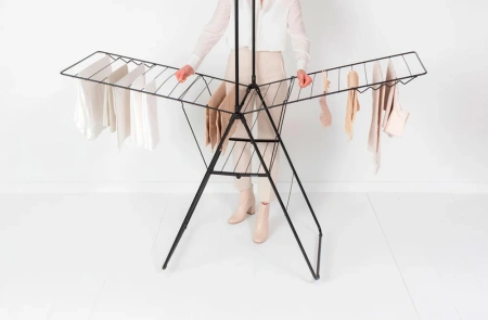 сушилка для белья brabantia hangon 403521 черная матовая, с перекладиной