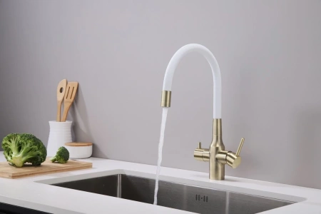 смеситель для кухни с подключением к фильтру paulmark salix sa213419-brw, цвет бронза/ белый