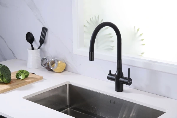 смеситель для кухни с подключением к фильтру paulmark salix sa213419-418, цвет черный металлик